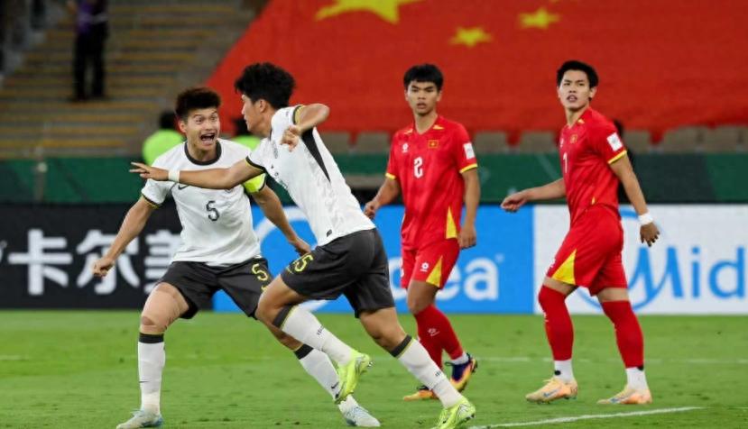 董路：U23国足一定赢日本！最次也是点球 怼董方卓：传控足球没赢